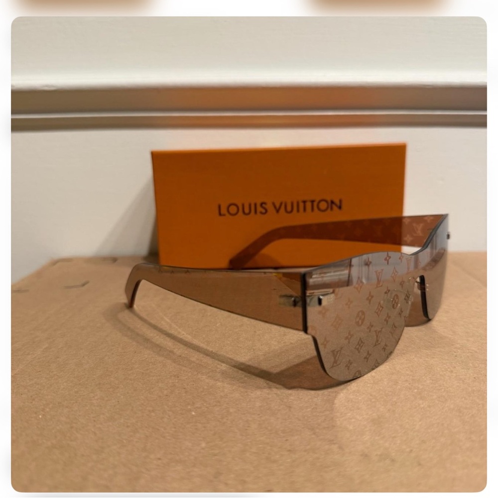 Louis Vuitton rare Sunglasses - Picture 2 of 3